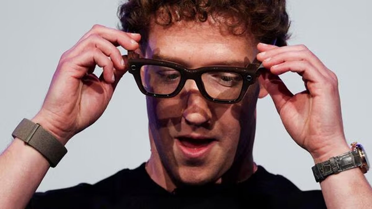 তরুণদের জন্য নতুন দুই মডেলের স্মার্ট চশমা আনছে মেটা