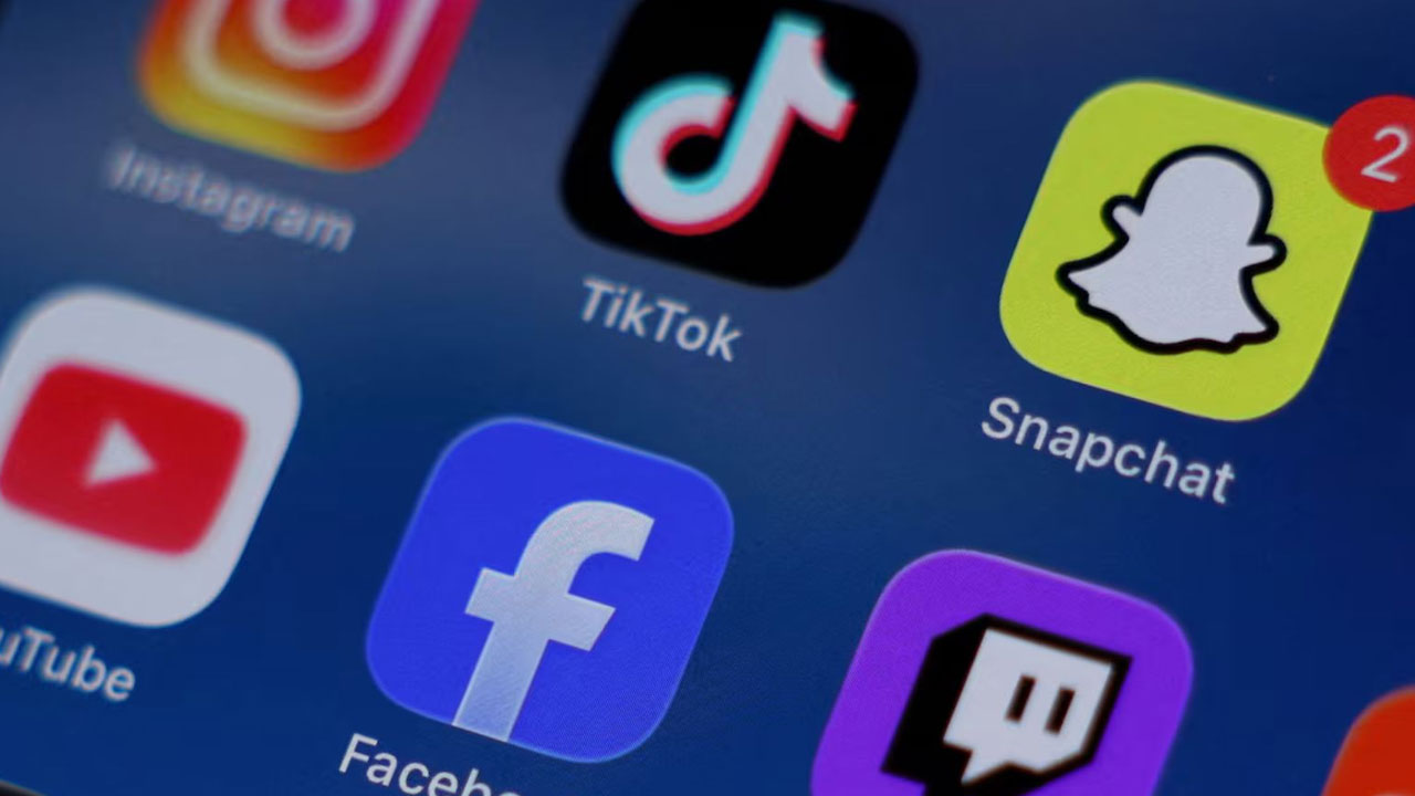 ভারতের কর্ণাটকে শিশুদের সামাজিক যোগাযোগমাধ্যম ব্যবহার নিষিদ্ধ